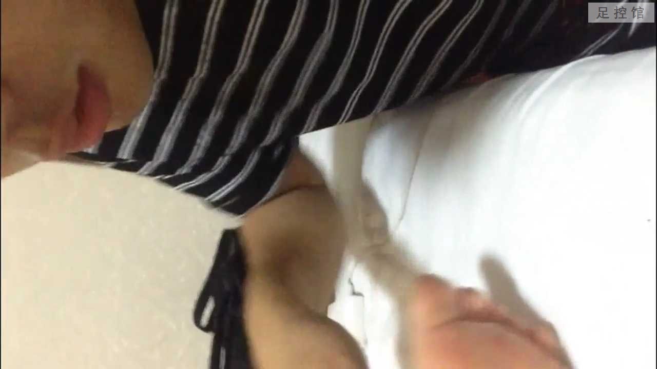 1米78女神模特被约出来吻脚_001_5189.png