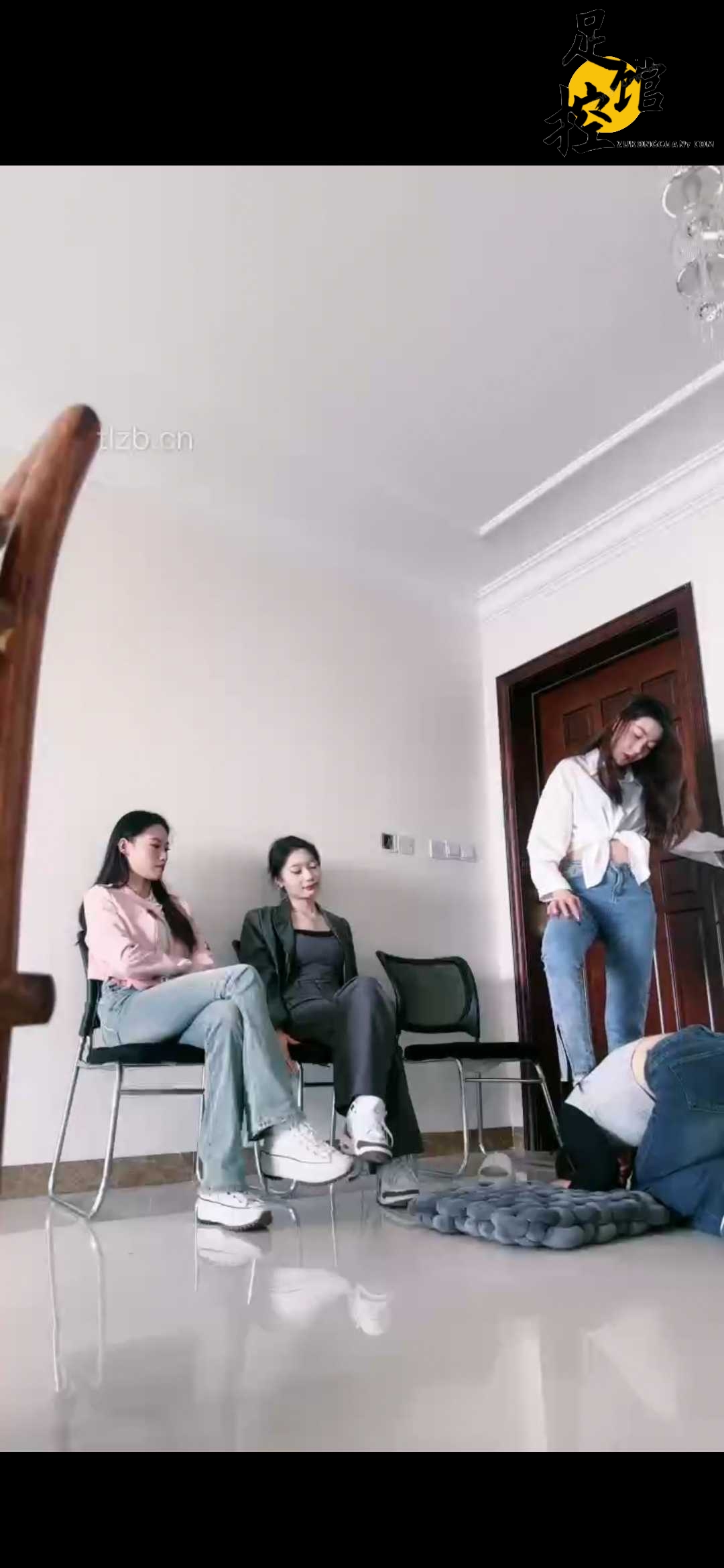 Screenshot_20231024_220146_com.huawei.himovie.jpg