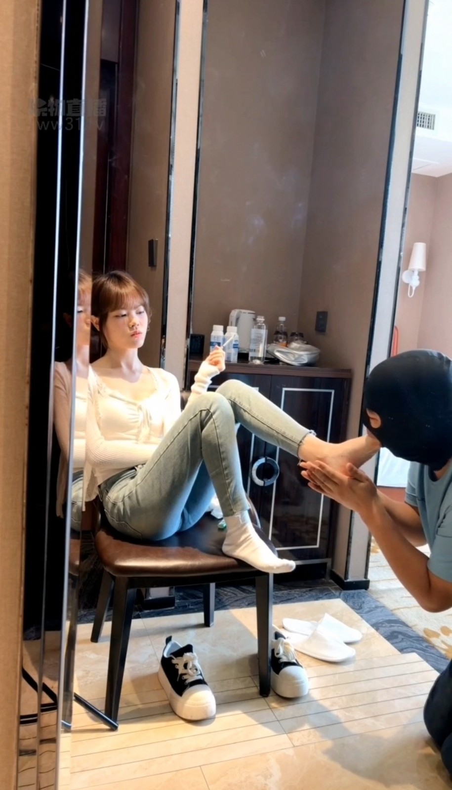 Screenshot_20260501_120011_com.huawei.himovie_edit_35738266504441.jpg