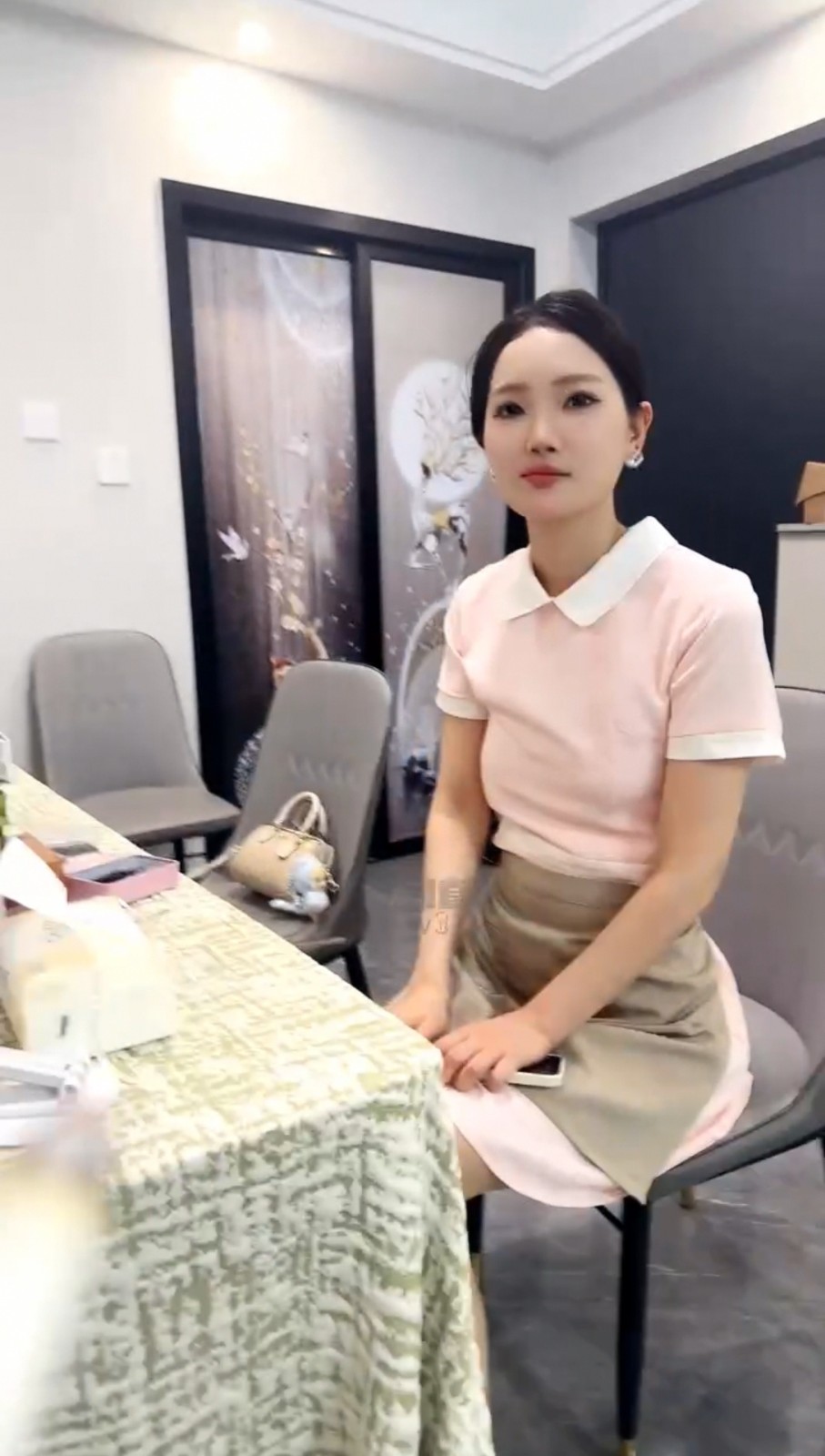 Screenshot_20260508_091010_com.huawei.himovie_edit_198963312375889.jpg