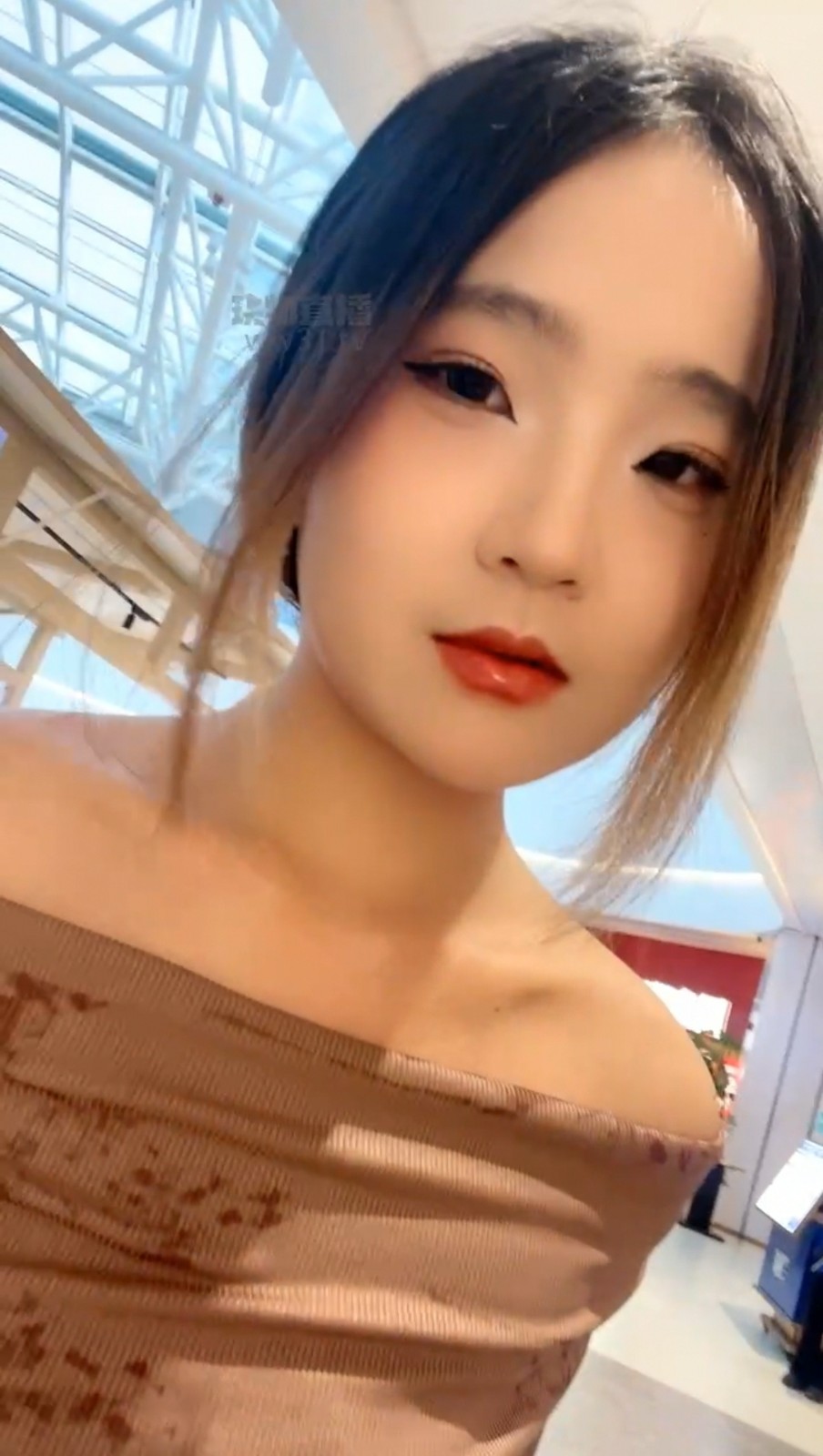 Screenshot_20260516_104354_com.huawei.himovie_edit_395989406991659.jpg