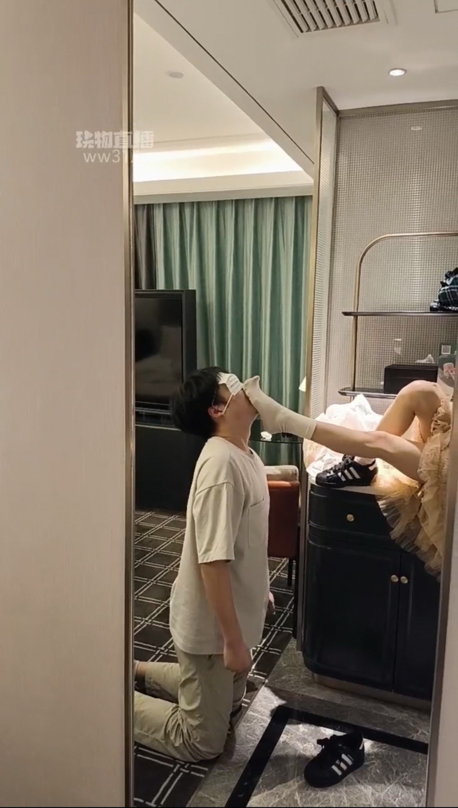 Screenshot_20260520_214301_com.huawei.himovie_edit_533211830689470.jpg